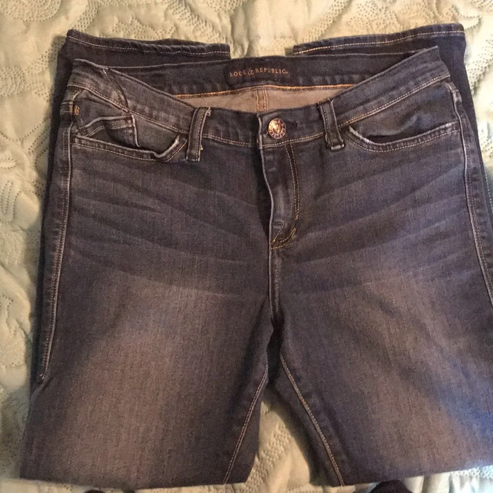 Ladies size 12 jeans by rock and republic. Wonderful condition! Super cute! - Picture 5 of 9
